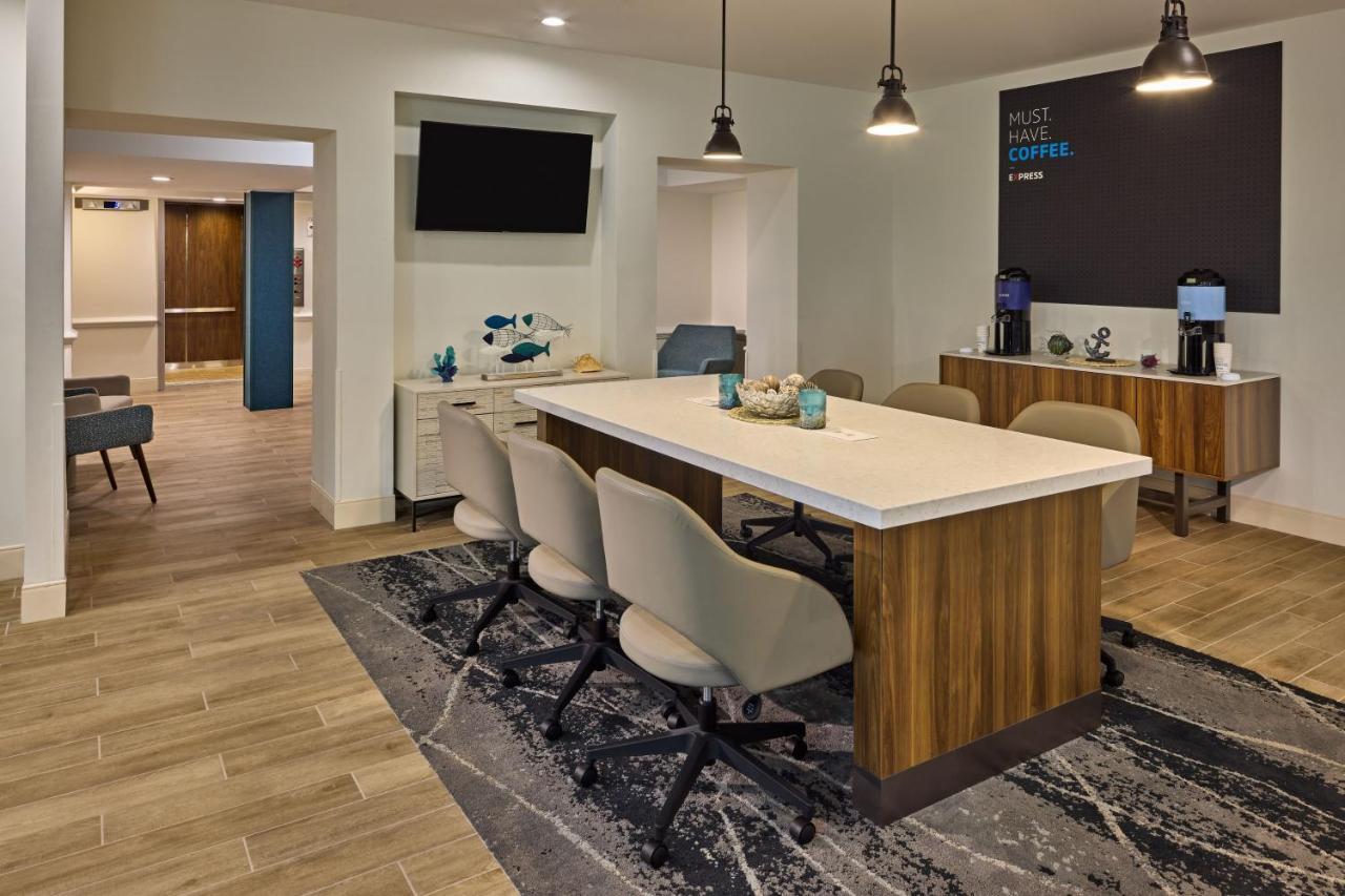 Holiday Inn Express & Suites Charleston Dwtn -Westedge By Ihg Exterior foto