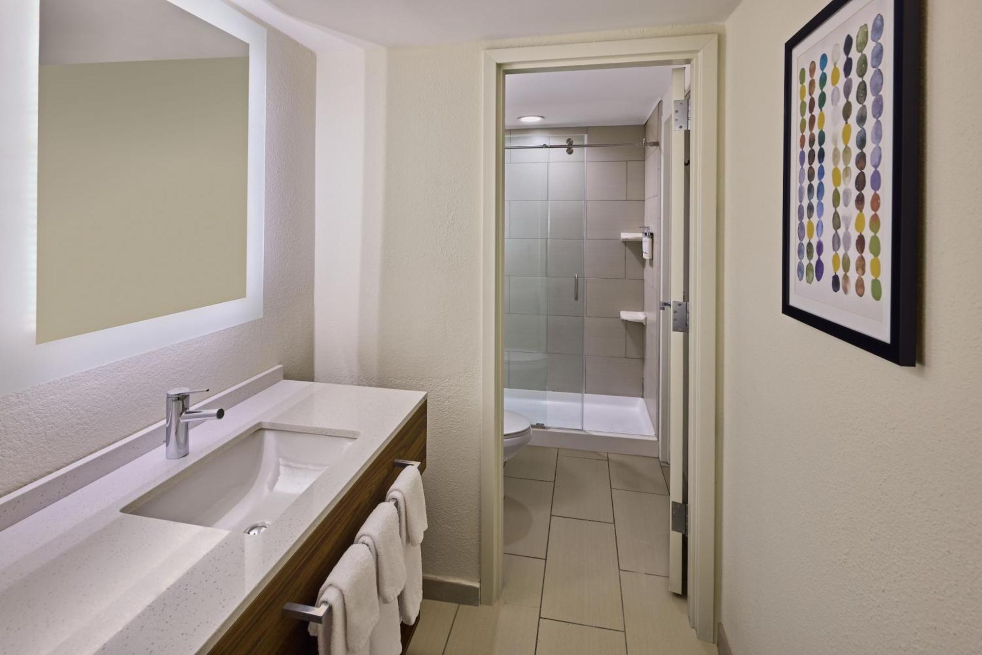 Holiday Inn Express & Suites Charleston Dwtn -Westedge By Ihg Exterior foto