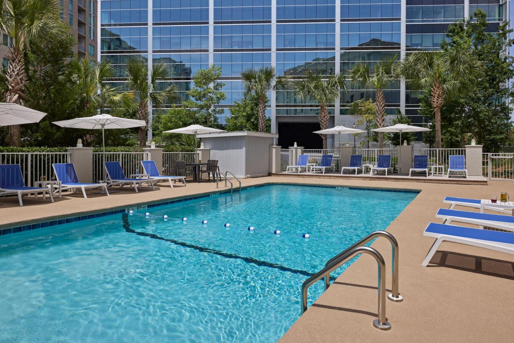 Holiday Inn Express & Suites Charleston Dwtn -Westedge By Ihg Exterior foto