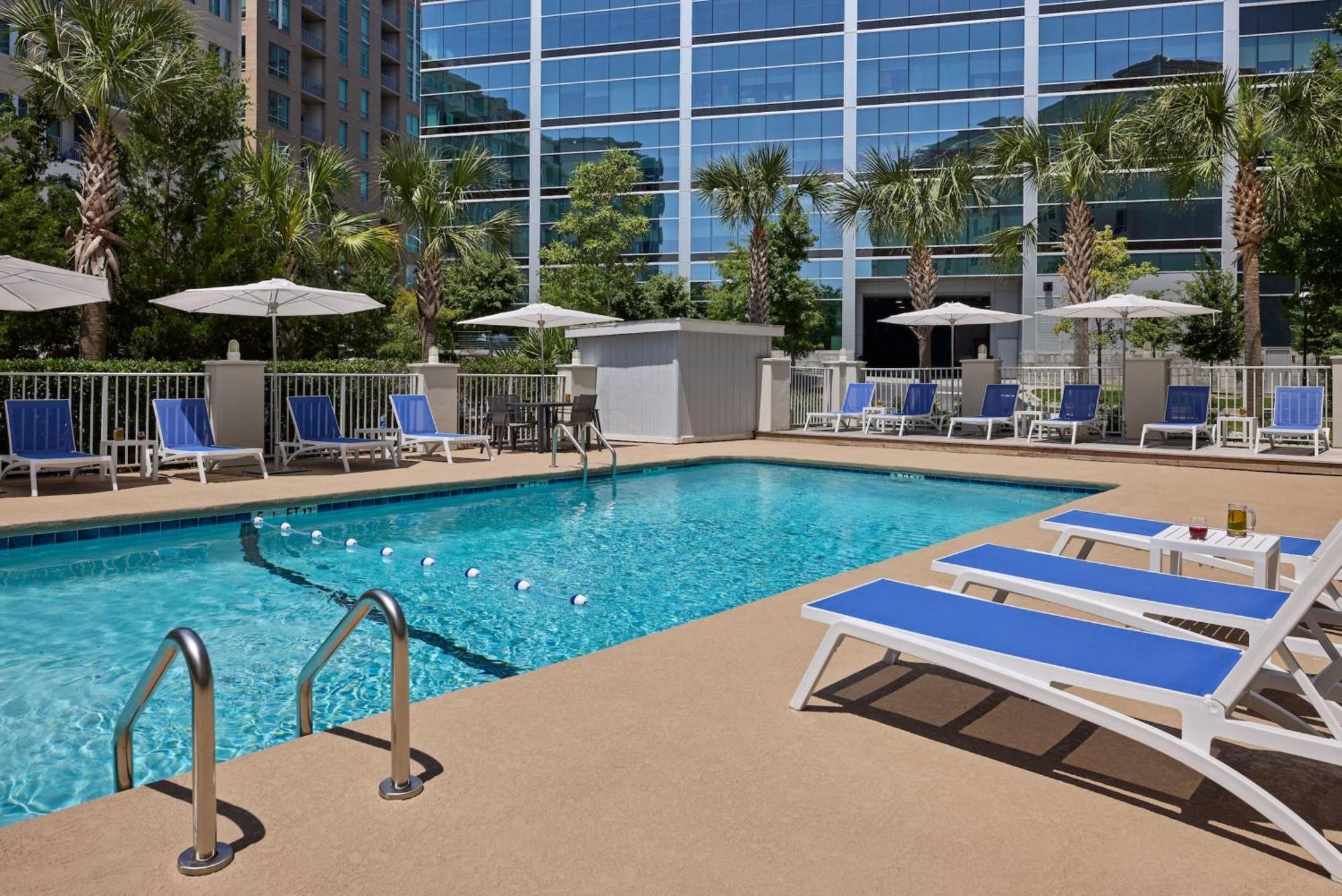 Holiday Inn Express & Suites Charleston Dwtn -Westedge By Ihg Exterior foto