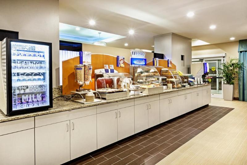 Holiday Inn Express & Suites Charleston Dwtn -Westedge By Ihg Exterior foto